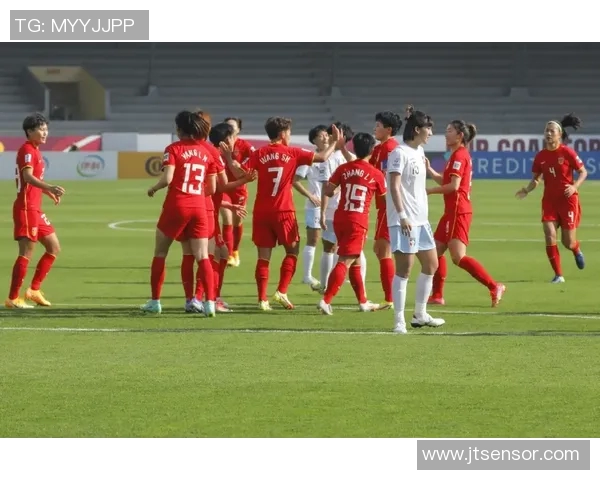 U16女足勇战澳大利亚全力争胜展现青春风采与拼搏精神 U16女足勇战澳大利亚全力争胜展现青春风采与拼搏精神