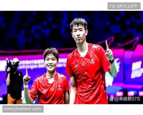 西安羽毛球队与重庆羽毛球队速度对决赛后分析与总结 西安羽毛球队与重庆羽毛球队速度对决赛后分析与总结